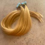 Sötétebb méz szőke festett tape-in (ragasztócsíkos) eredeti haj 60 cm/ 1 pár (2db)