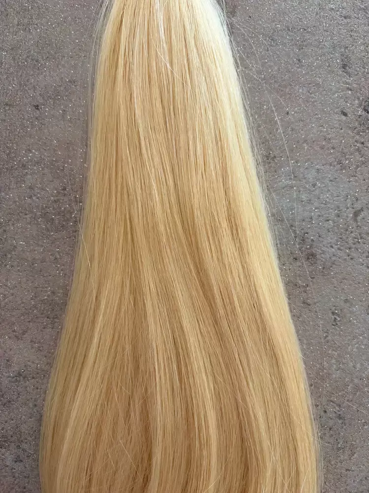 Szőke tresszelt 60cm 100% eredeti haj/ 10gr