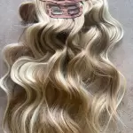 Karamell szőke-szőke meliros hullámos vasalható I. osztályú csatos 50cm szintetikus haj (43)