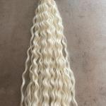 Szintetikus póthaj krémfehér A/1 hullámos 100gr 55cm (12)