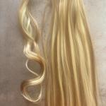 Platina-rezes melíros vasalható I. osztályú egyenes 55-60 cm szintetikus copf (20)