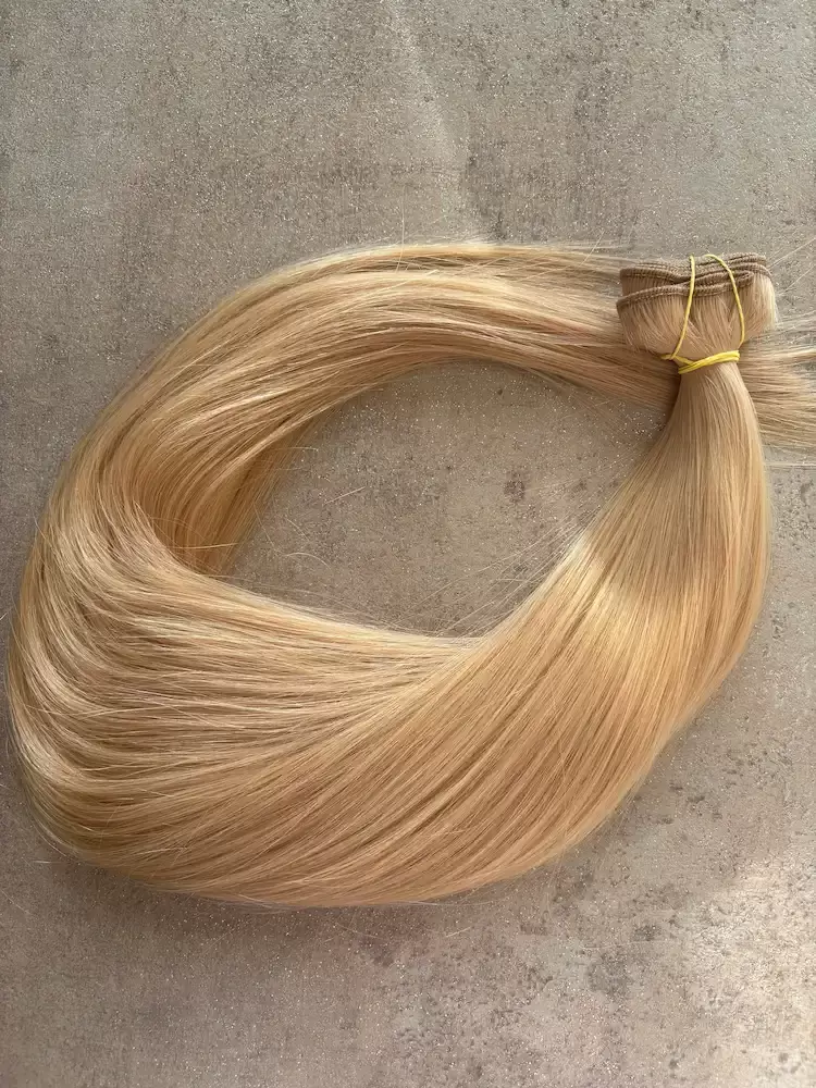 Festett sötét bézs tresszelt 60cm 100% eredeti haj/ 10gr