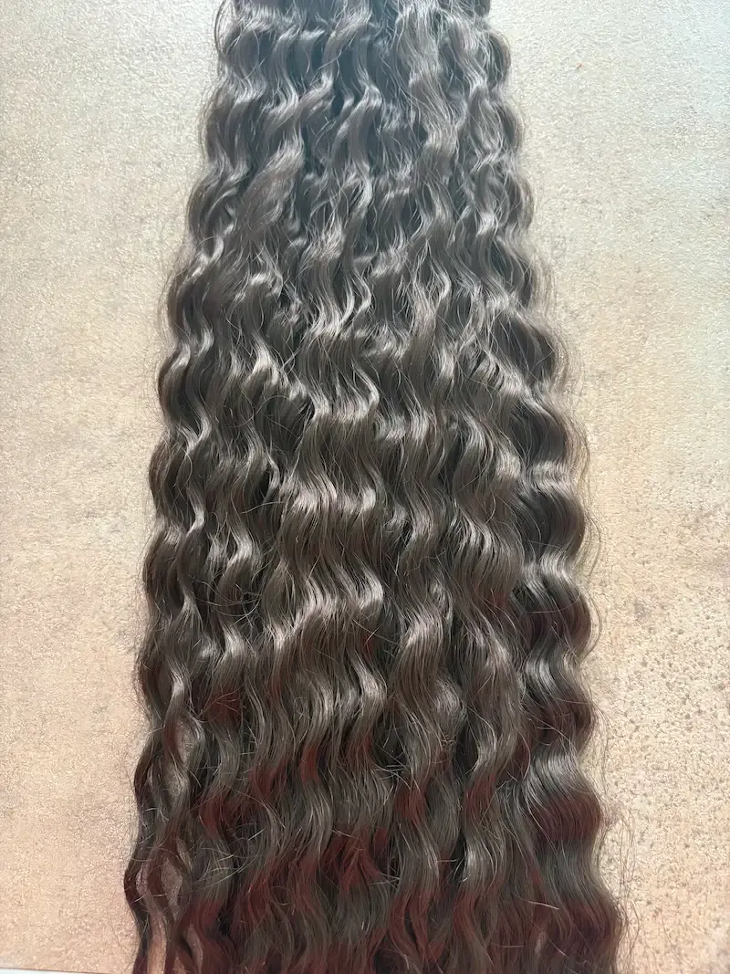 Szintetikus póthaj sötétbarna hullámos 100gr/45cm (13R)