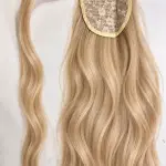 Bézses hamvas hullámos I. osztályú vasalható szintetikus copf 50cm (28)